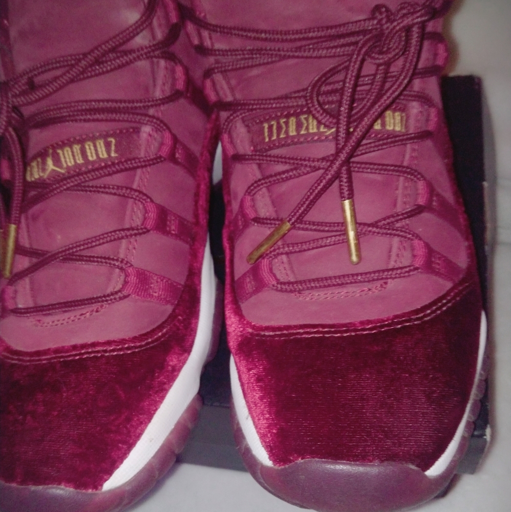 Jordan 11 Retro Heiress Night Maroon (GS)